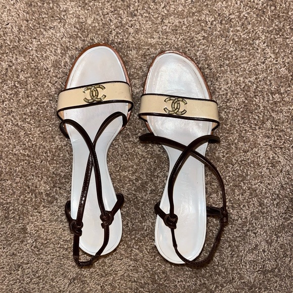 VINTAGE CHANEL HEELS - SIZE 8 🩵 - Picture 2 of 10